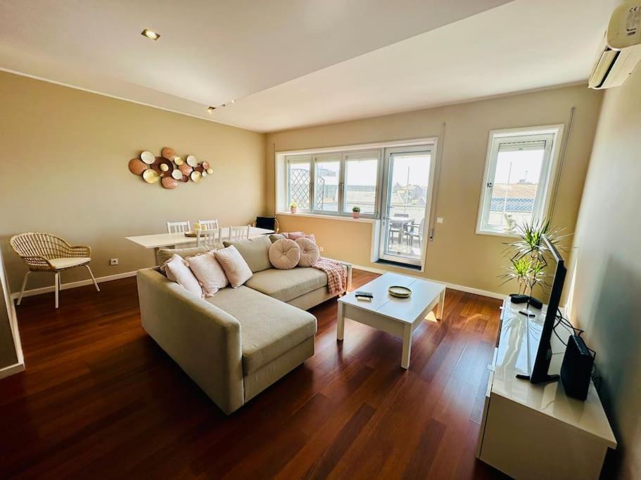 Renovado Com Ac, 2 Wc Completos, Terraco E Garagem Apartment ปอร์โต ภายนอก รูปภาพ