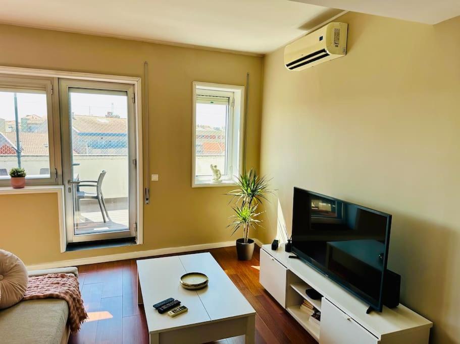 Renovado Com Ac, 2 Wc Completos, Terraco E Garagem Apartment ปอร์โต ภายนอก รูปภาพ